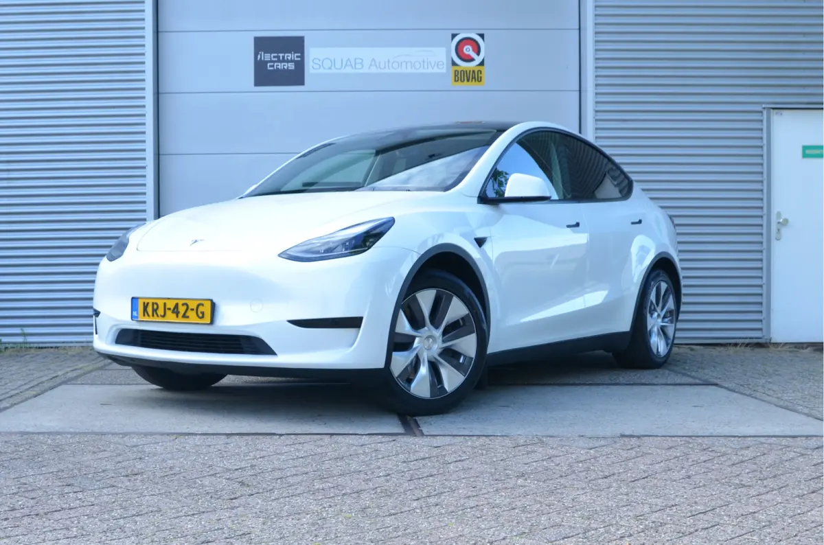 RWD 58 kWh AutoPilot4.0, FSD 99,- p/mnd