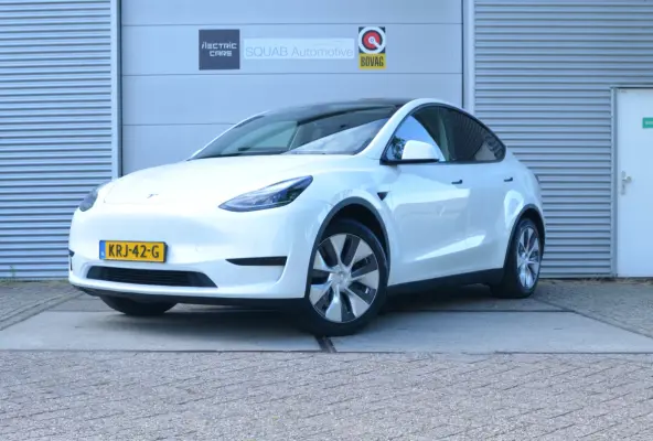 RWD 58 kWh AutoPilot4.0, FSD 99,- p/mnd