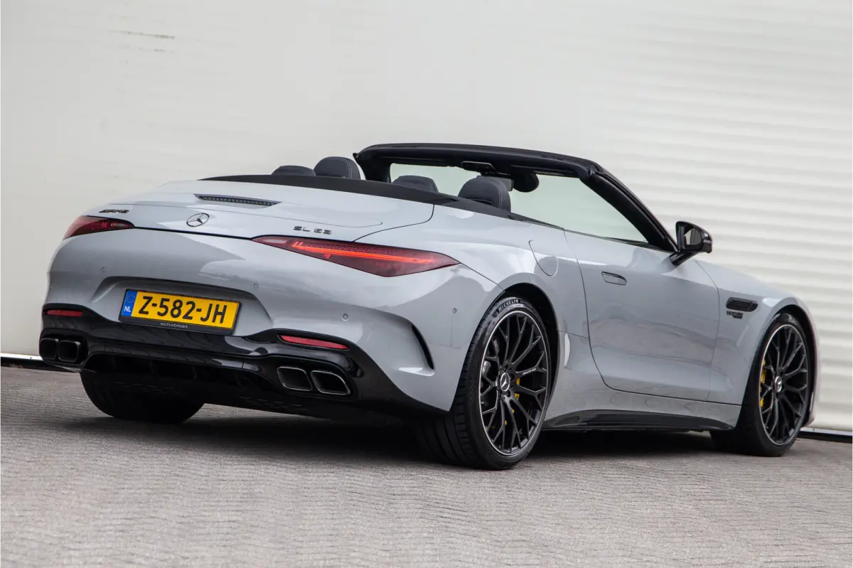 Roadster AMG 63 4MATIC+ Premium, Achterasbesturing, Burmester, MANUFAKTUR Alpin Grey 585pk 2022