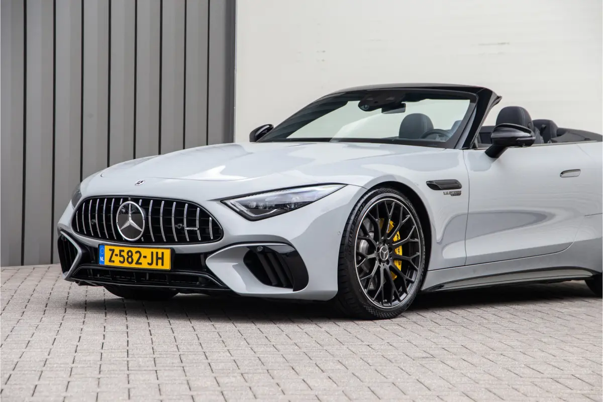 Roadster AMG 63 4MATIC+ Premium, Achterasbesturing, Burmester, MANUFAKTUR Alpin Grey 585pk 2022