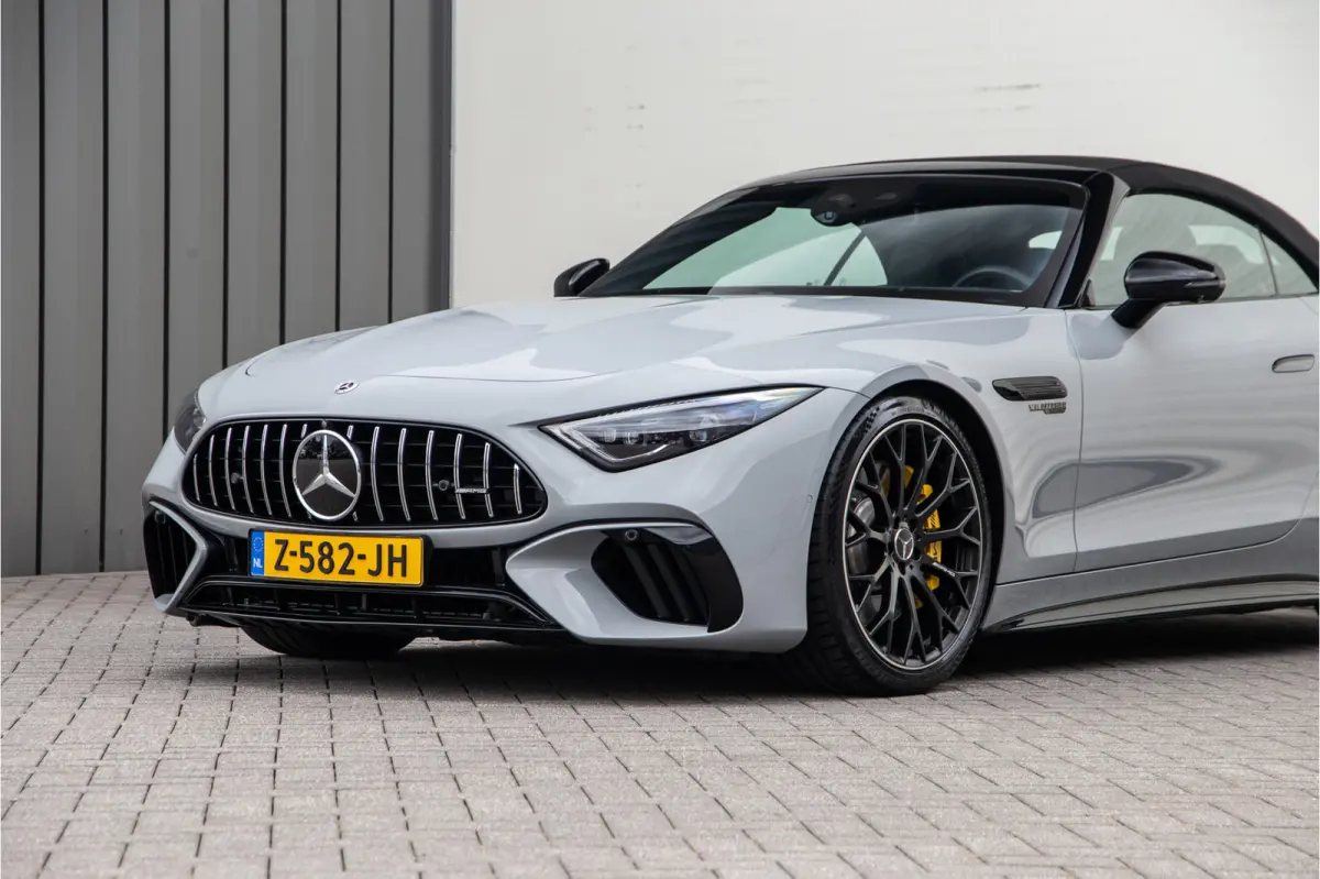 Roadster AMG 63 4MATIC+ Premium, Achterasbesturing, Burmester, MANUFAKTUR Alpin Grey 585pk 2022