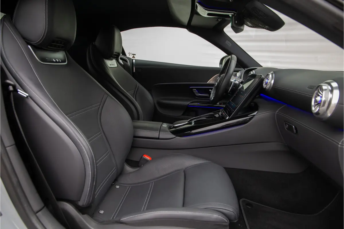 Roadster AMG 63 4MATIC+ Premium, Achterasbesturing, Burmester, MANUFAKTUR Alpin Grey 585pk 2022