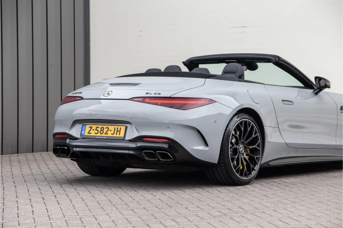 Roadster AMG 63 4MATIC+ Premium, Achterasbesturing, Burmester, MANUFAKTUR Alpin Grey 585pk 2022
