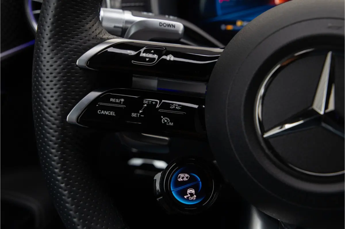 Roadster AMG 63 4MATIC+ Premium, Achterasbesturing, Burmester, MANUFAKTUR Alpin Grey 585pk 2022