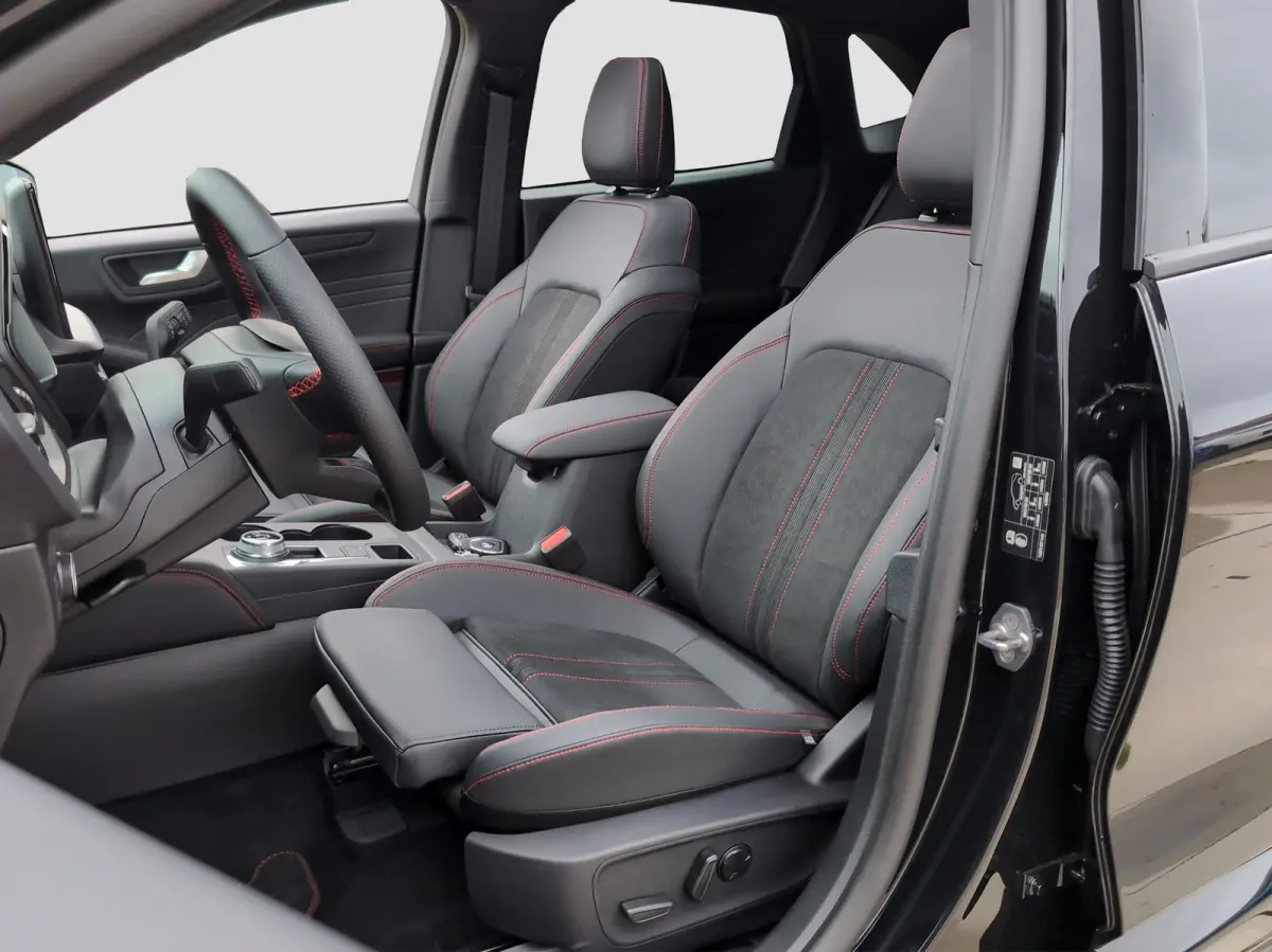 Plug-In Hybrid ST-Line X | Black pack | PANO | TREKHAAK | PREMIUM AUDIO | WINTER PAKKET | MATRIX LED | Adaptieve Cruisecontrolsysteem met Stop&Go-functie | Agate Black Metallic | BLACK PACKA