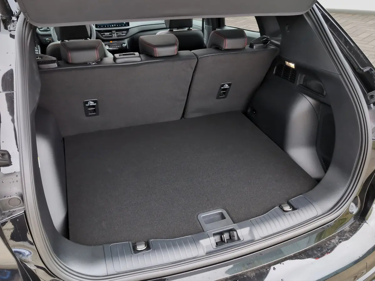 Plug-In Hybrid ST-Line X | Black pack | PANO | TREKHAAK | PREMIUM AUDIO | WINTER PAKKET | MATRIX LED | Adaptieve Cruisecontrolsysteem met Stop&Go-functie | Agate Black Metallic | BLACK PACKA