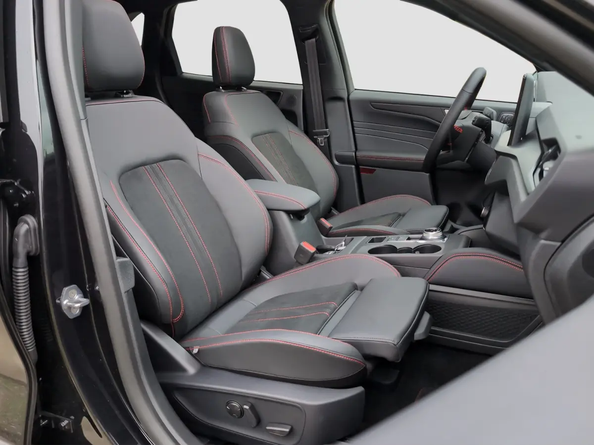 Plug-In Hybrid ST-Line X | Black pack | PANO | TREKHAAK | PREMIUM AUDIO | WINTER PAKKET | MATRIX LED | Adaptieve Cruisecontrolsysteem met Stop&Go-functie | Agate Black Metallic | BLACK PACKA