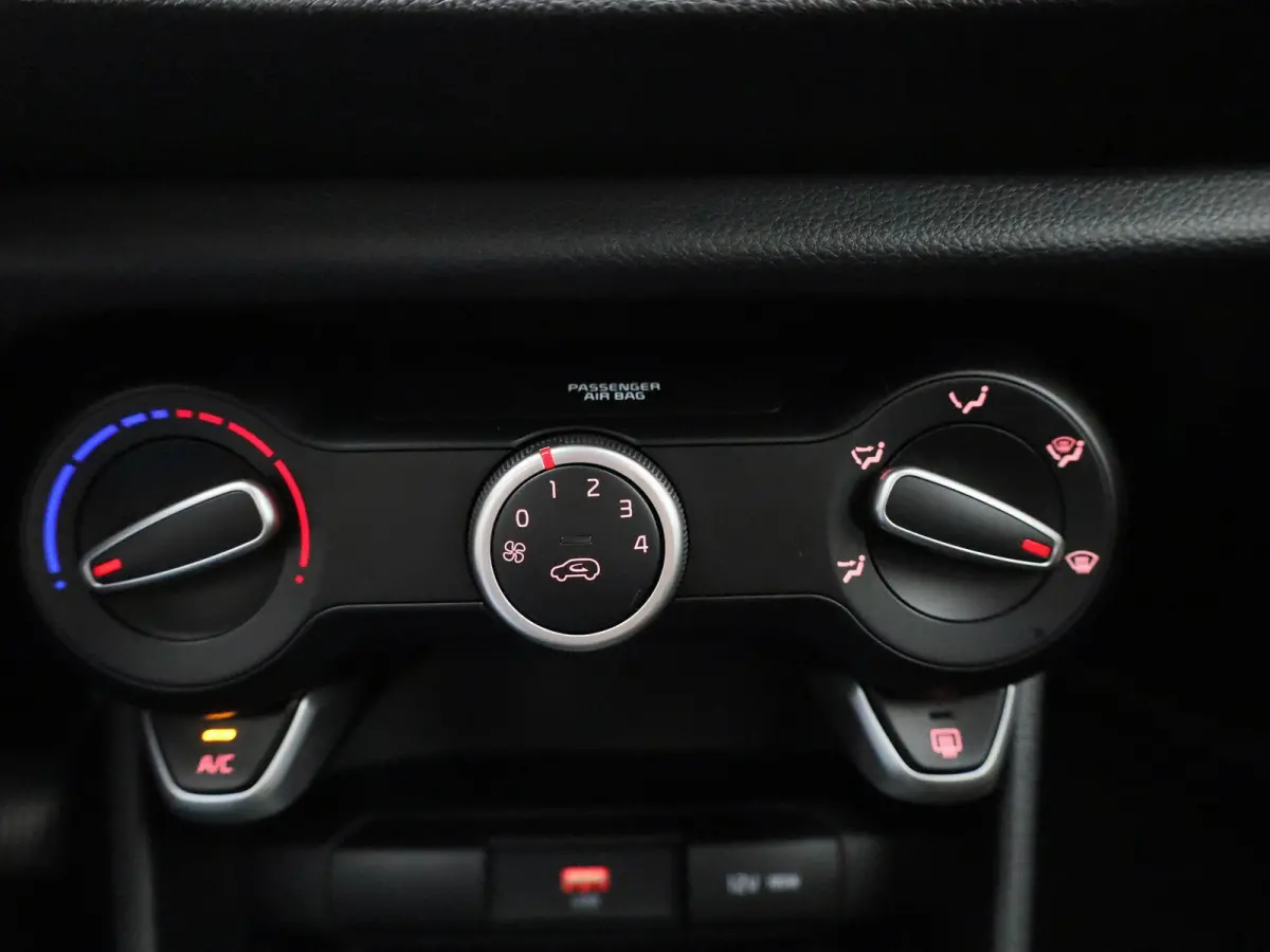 1.0 DPi ComfortLine | APPLE CARPLAY | AIRCO | BLUETOOTH | CRUISE CONTROL | MULTIFUNCTIONEEL STUURWIEL | 5-DEURS |