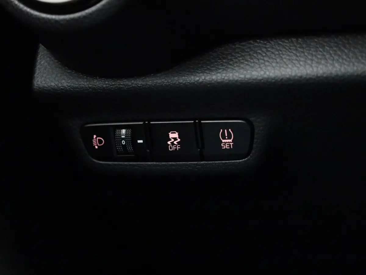 1.0 DPi ComfortLine | APPLE CARPLAY | AIRCO | BLUETOOTH | CRUISE CONTROL | MULTIFUNCTIONEEL STUURWIEL | 5-DEURS |