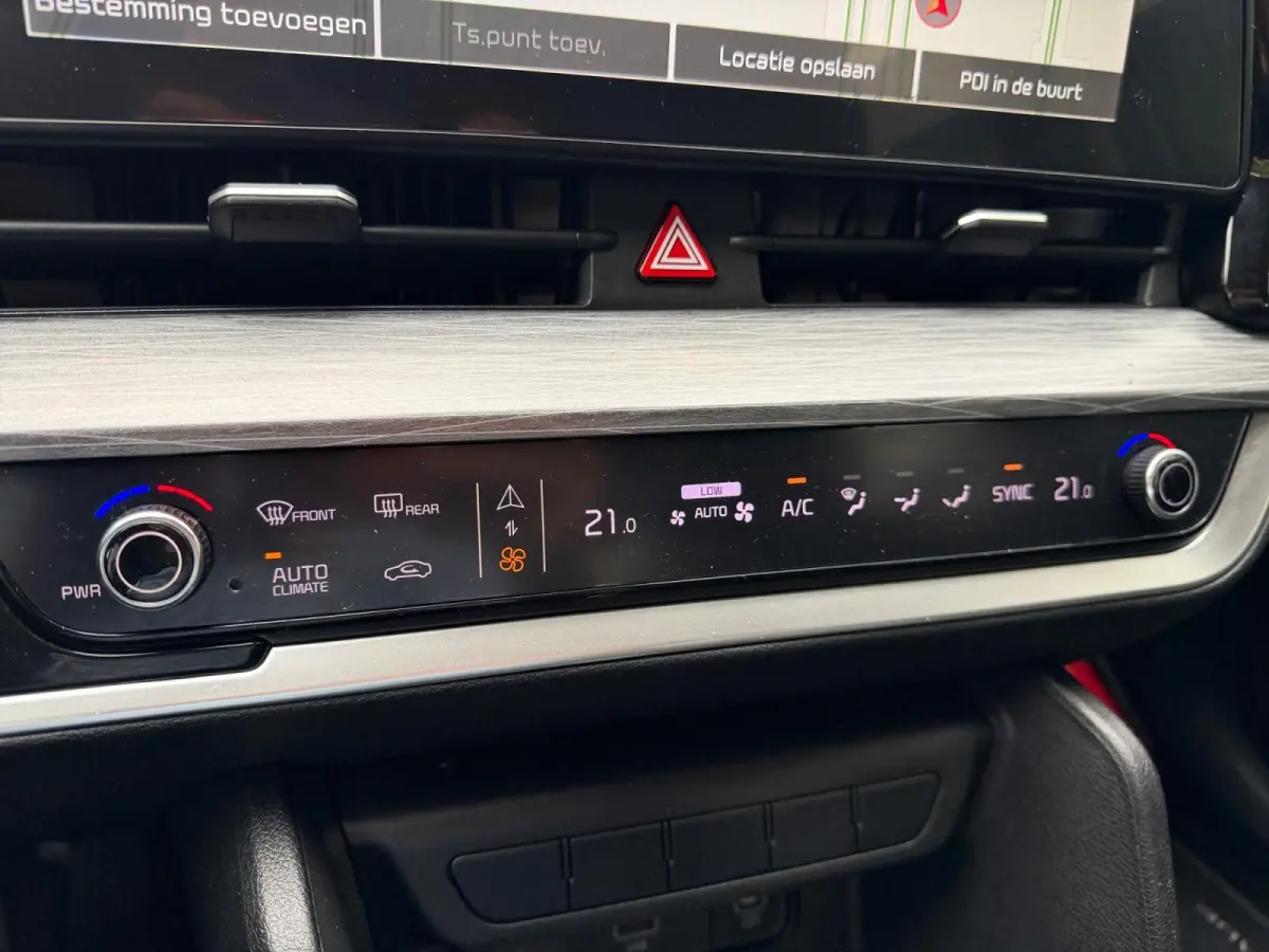 1.6 T-GDi MHEV DynamicLine | Navigatie | Climate control | Parkeer camera achter | LM-Velgen