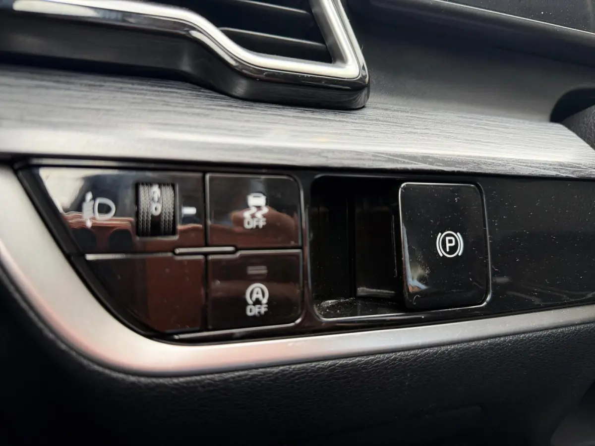1.6 T-GDi MHEV DynamicLine | Navigatie | Climate control | Parkeer camera achter | LM-Velgen
