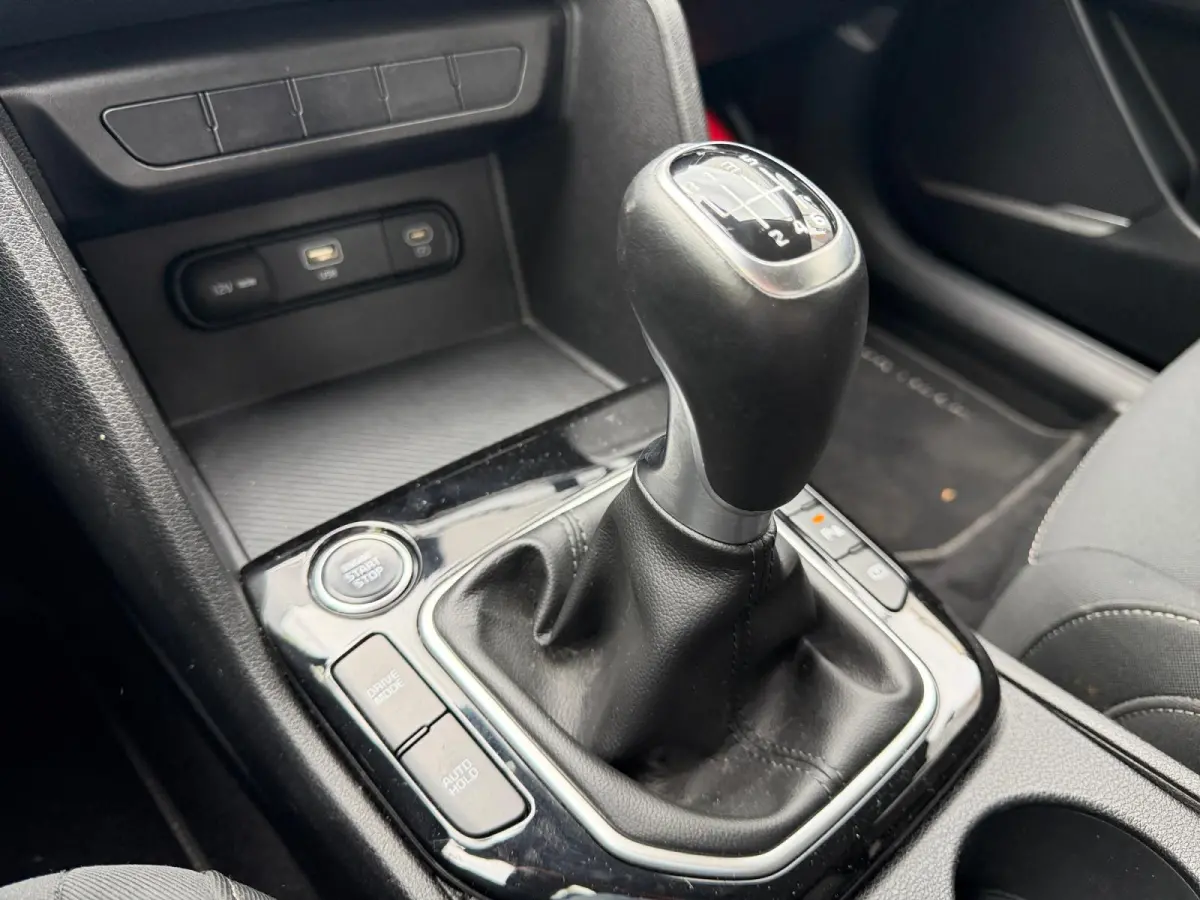 1.6 T-GDi MHEV DynamicLine | Navigatie | Climate control | Parkeer camera achter | LM-Velgen