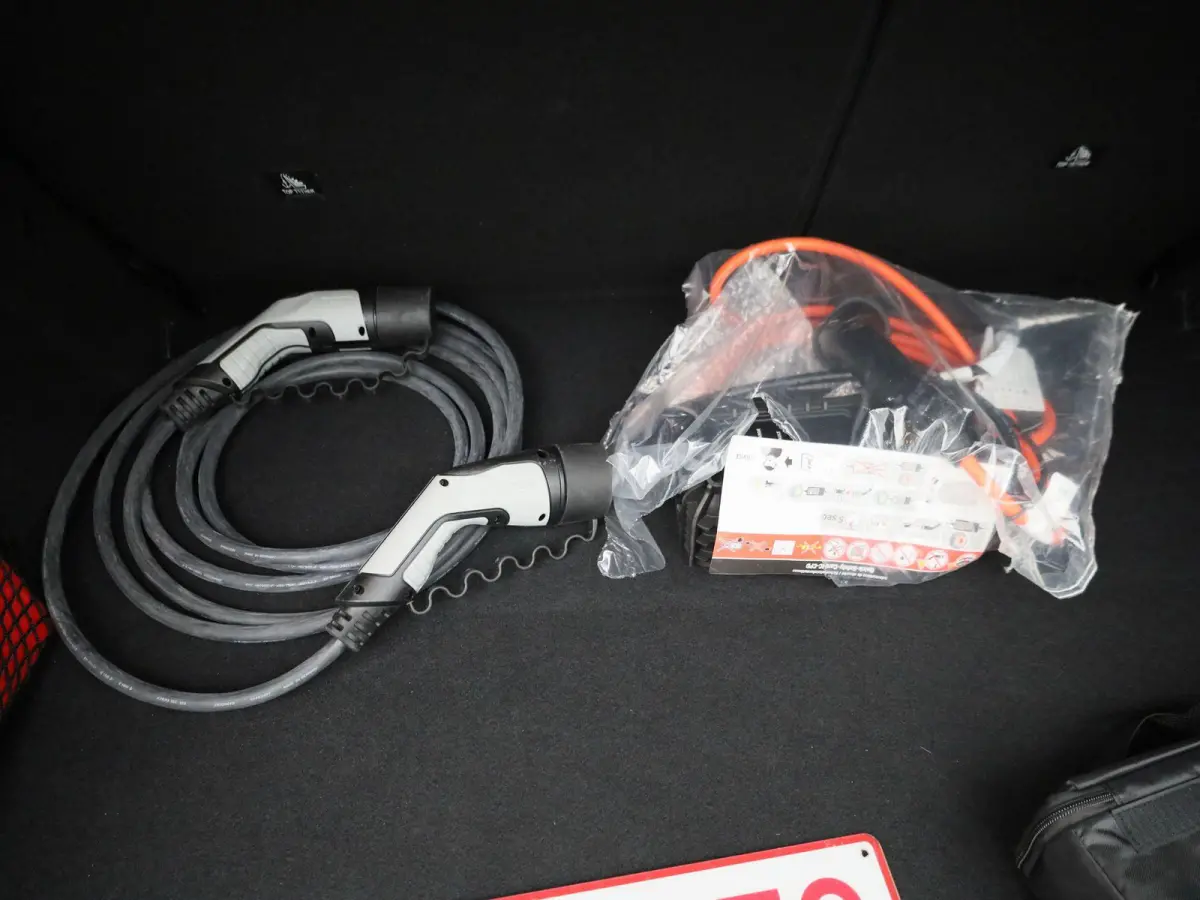 1.6 Plug-in Hybrid 180 Active Pack Business | NAVIGATIE | APPLE CARPLAY - ANDROID AUTO | CLIMATE CONTROL | CRUISE CONTROL | PARKEENSENSOREN ACHTER | LICHTMETALEN VELGEN | LED VERLICHTING | D