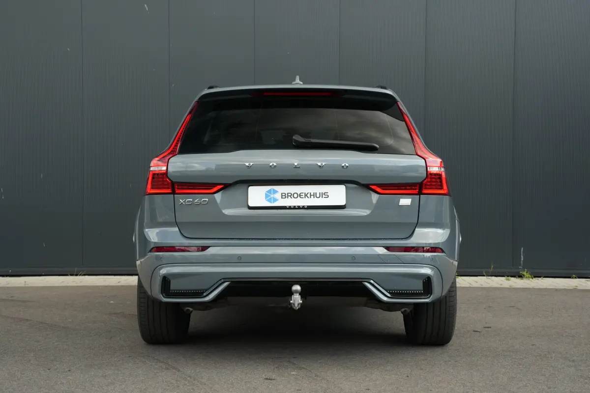 2.0 T6 350pk Plug-in hybrid AWD Ultimate Dark | 360 Camera | Stoelverwarming geheel | Harman/Kardon | Carplay | 21"