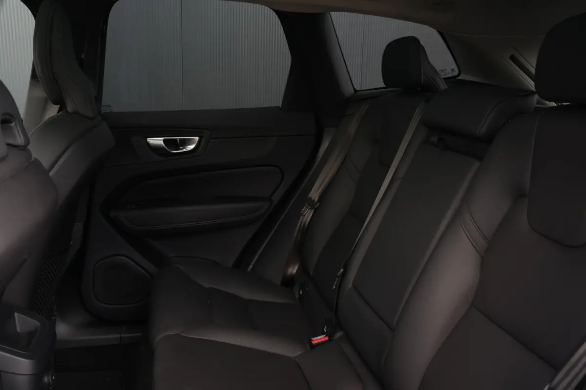 2.0 T6 350pk Plug-in hybrid AWD Ultimate Dark | 360 Camera | Stoelverwarming geheel | Harman/Kardon | Carplay | 21"