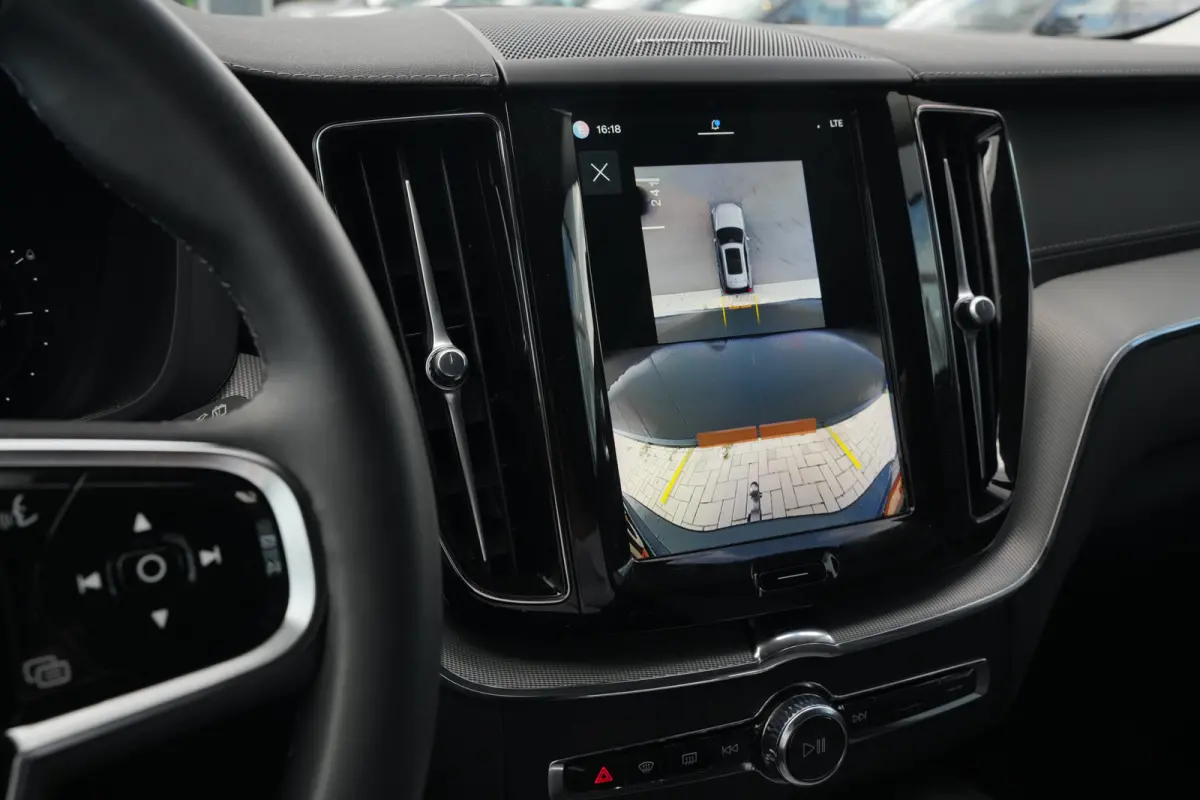 2.0 T6 350pk Plug-in hybrid AWD Ultimate Dark | 360 Camera | Stoelverwarming geheel | Harman/Kardon | Carplay | 21"