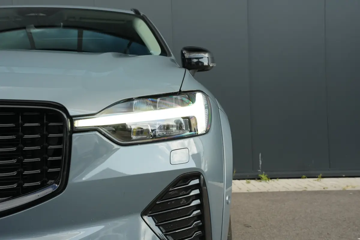 2.0 T6 350pk Plug-in hybrid AWD Ultimate Dark | 360 Camera | Stoelverwarming geheel | Harman/Kardon | Carplay | 21"