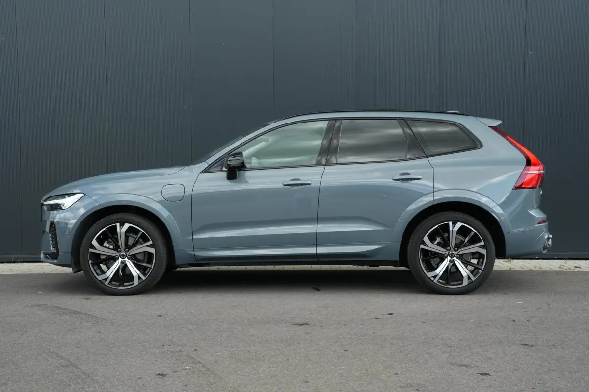 2.0 T6 350pk Plug-in hybrid AWD | 360 Camera | Stoelverwarming geheel | Harman/Kardon | Carplay | 21"