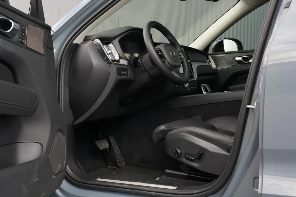 2.0 T6 350pk Plug-in hybrid AWD | 360 Camera | Stoelverwarming geheel | Harman/Kardon | Carplay | 21"