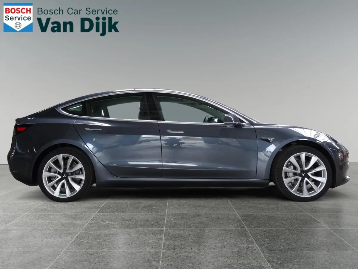 Standard RWD Plus 60 kWh Trekhaak / SOH 92.3%