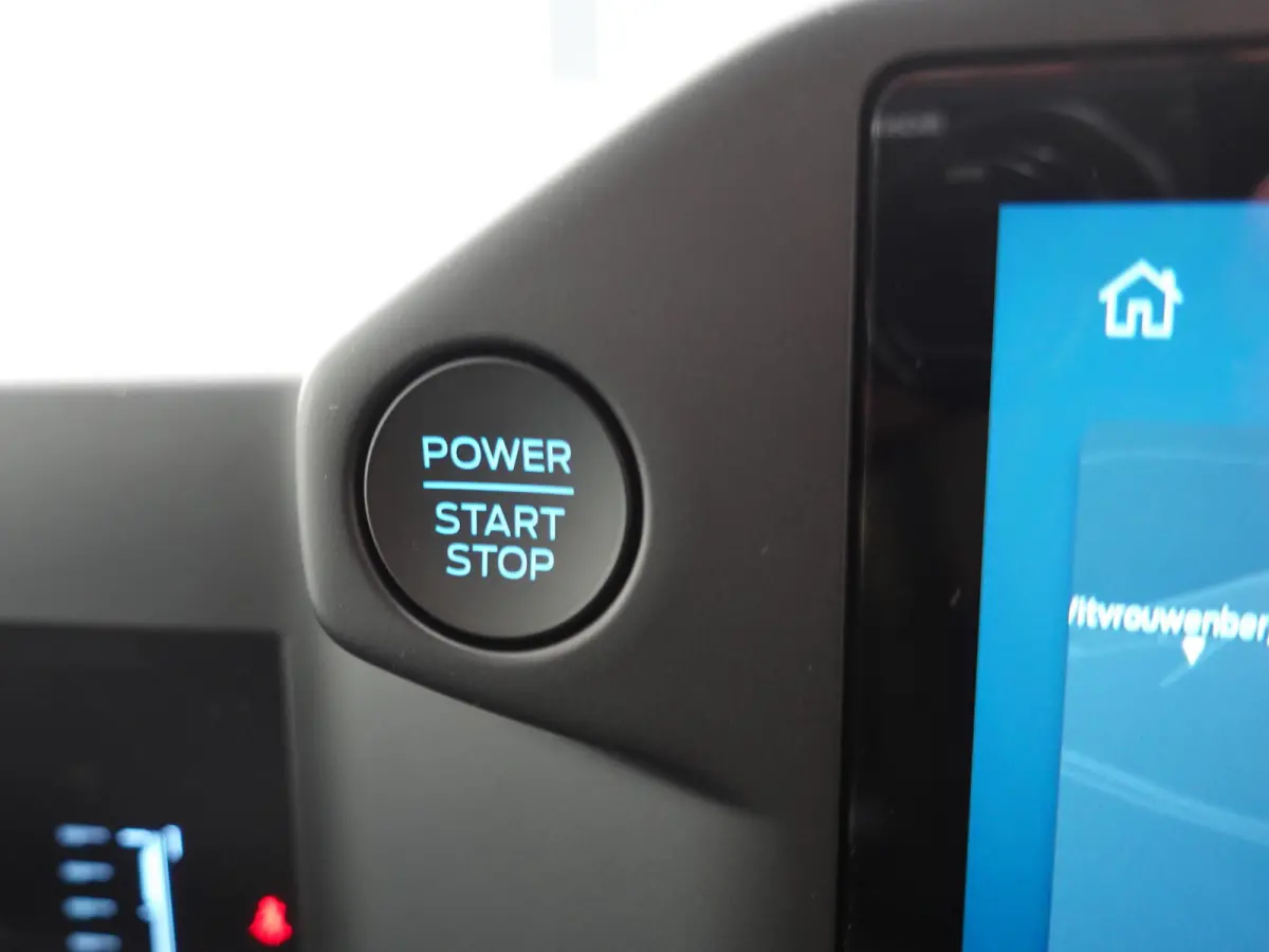 300 2.0 TDCI L2H1 Trend Nieuw Model Automaat Airco Cruise Navi PDC Camera Carplay