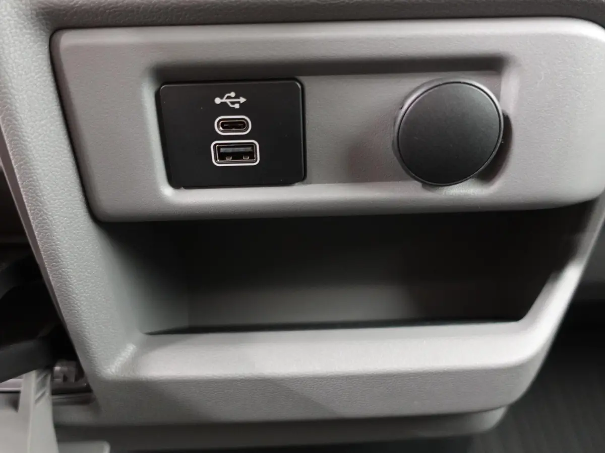 300 2.0 TDCI L2H1 Trend Nieuw Model Automaat Airco Cruise Navi PDC Camera Carplay