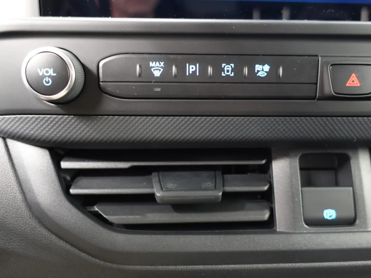 300 2.0 TDCI L2H1 Trend Nieuw Model Automaat Airco Cruise Navi PDC Camera Carplay