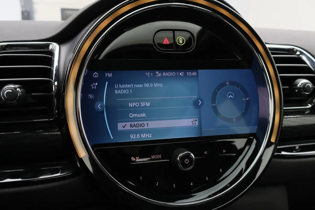 1.5 Cooper Automaat Knights Bridge Edition Leer, Panoramadak, Apple Carplay, Virtual Cockpit, LED, Cruise, Camera, 18''