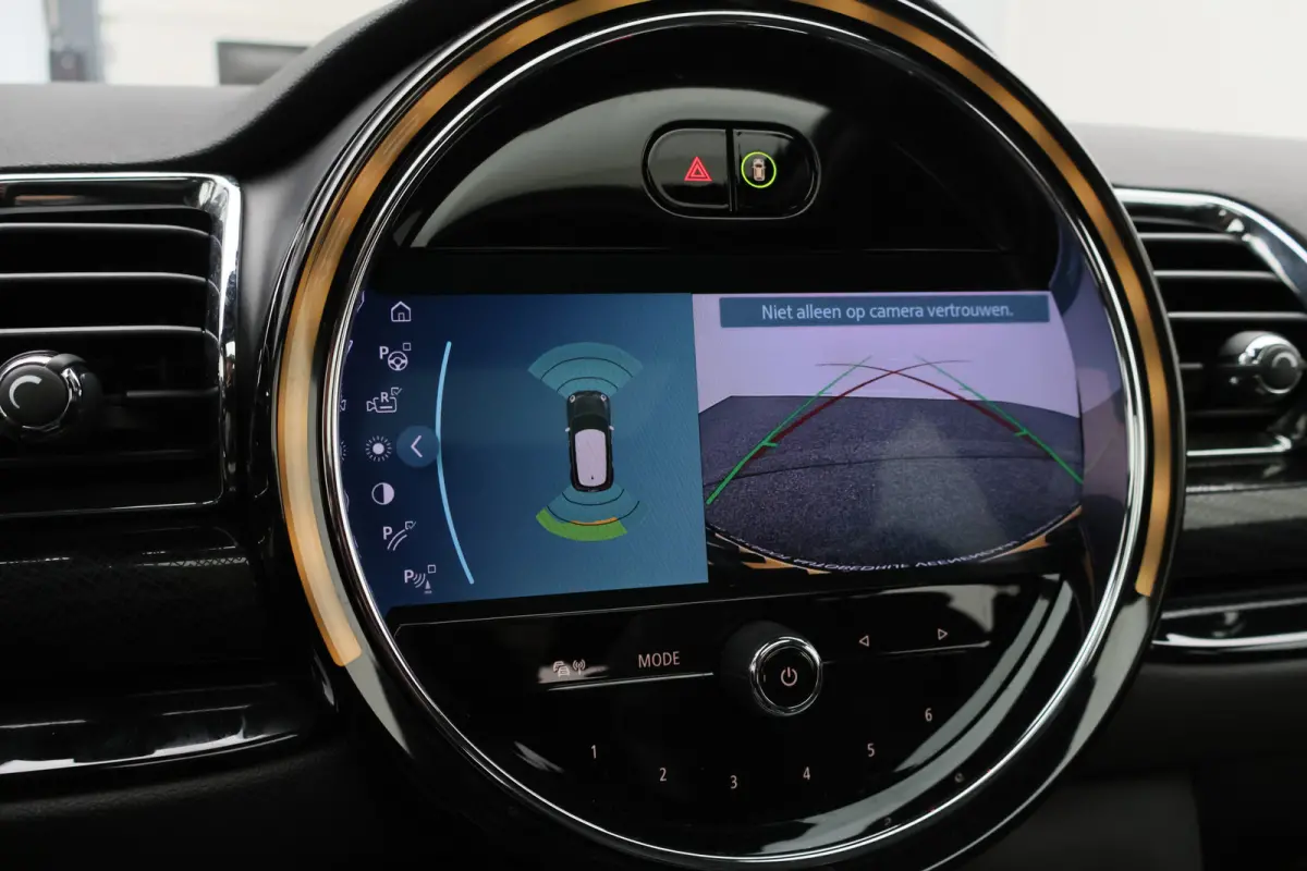 1.5 Cooper Automaat Knights Bridge Edition Leer, Panoramadak, Apple Carplay, Virtual Cockpit, LED, Cruise, Camera, 18''