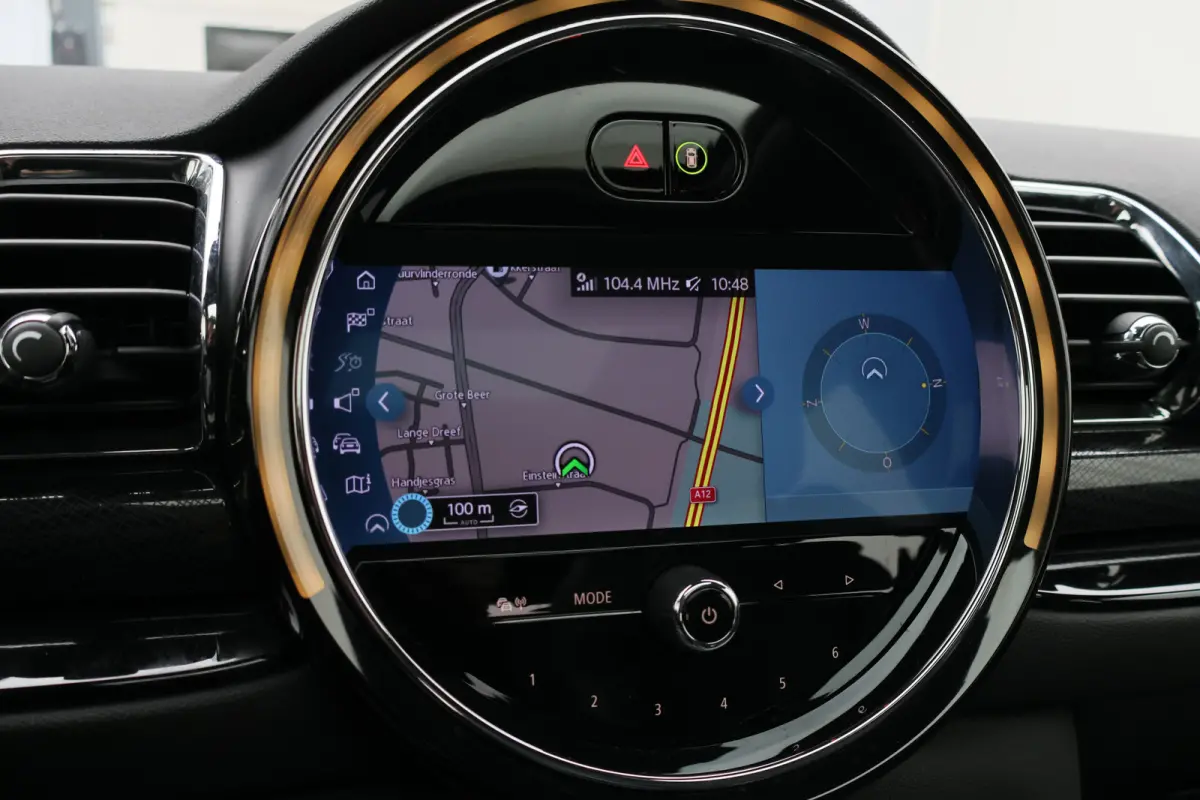 1.5 Cooper Automaat Knights Bridge Edition Leer, Panoramadak, Apple Carplay, Virtual Cockpit, LED, Cruise, Camera, 18''