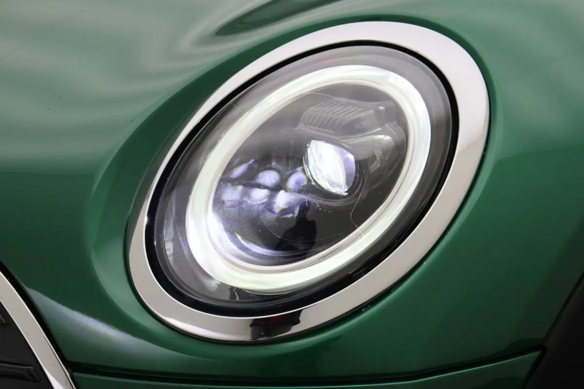 1.5 Cooper Automaat Knights Bridge Edition Leer, Panoramadak, Apple Carplay, Virtual Cockpit, LED, Cruise, Camera, 18''