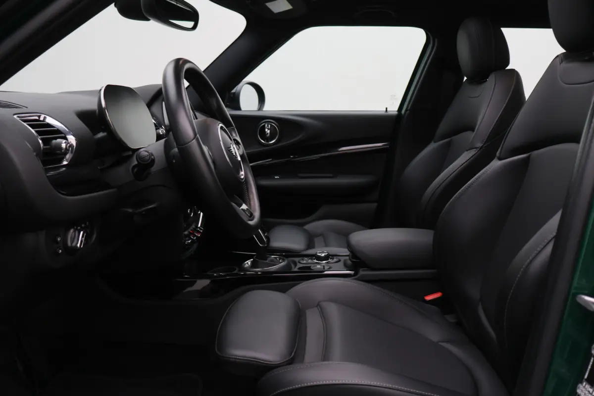 1.5 Cooper Automaat Knights Bridge Edition Leer, Panoramadak, Apple Carplay, Virtual Cockpit, LED, Cruise, Camera, 18''