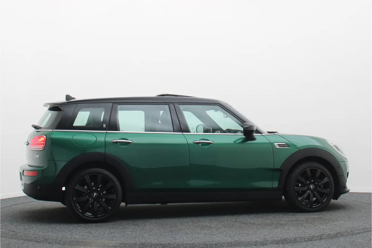 1.5 Cooper Automaat Knights Bridge Edition Leer, Panoramadak, Apple Carplay, Virtual Cockpit, LED, Cruise, Camera, 18''