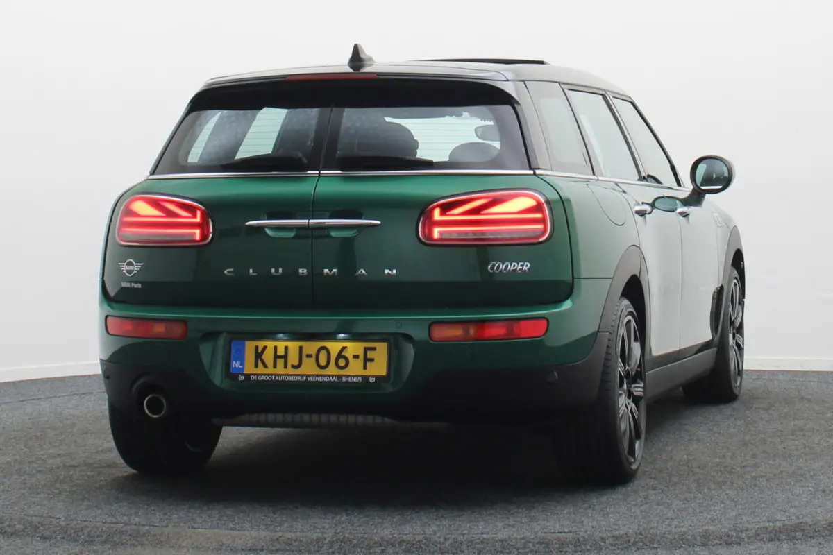 1.5 Cooper Automaat Knights Bridge Edition Leer, Panoramadak, Apple Carplay, Virtual Cockpit, LED, Cruise, Camera, 18''