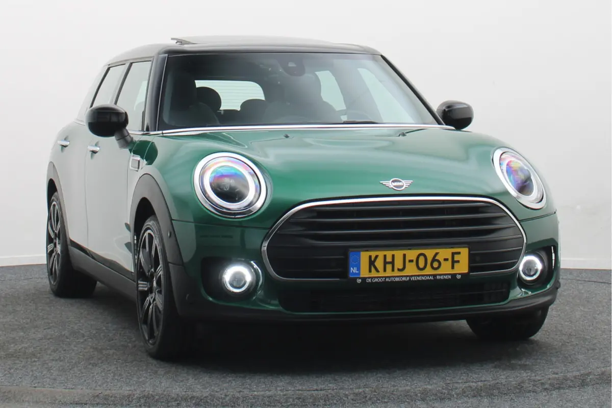 1.5 Cooper Automaat Knights Bridge Edition Leer, Panoramadak, Apple Carplay, Virtual Cockpit, LED, Cruise, Camera, 18''