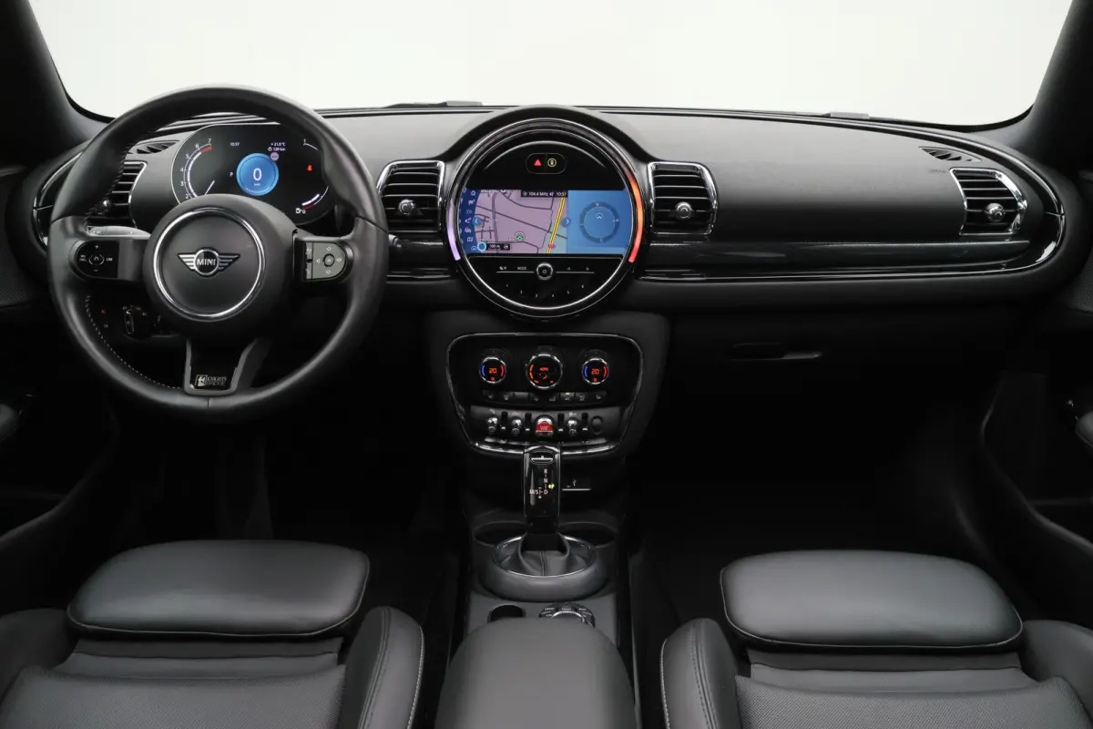1.5 Cooper Automaat Knights Bridge Edition Leer, Panoramadak, Apple Carplay, Virtual Cockpit, LED, Cruise, Camera, 18''