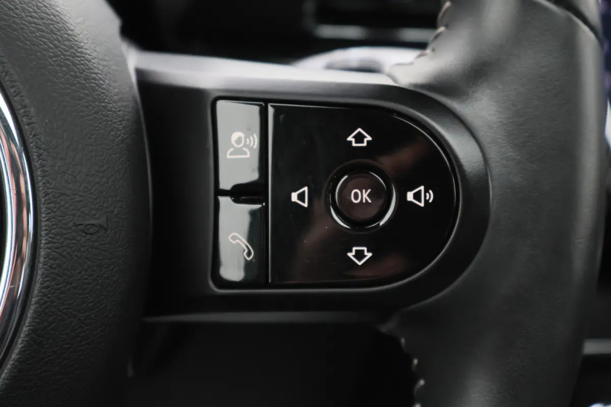1.5 Cooper Automaat Knights Bridge Edition Leer, Panoramadak, Apple Carplay, Virtual Cockpit, LED, Cruise, Camera, 18''