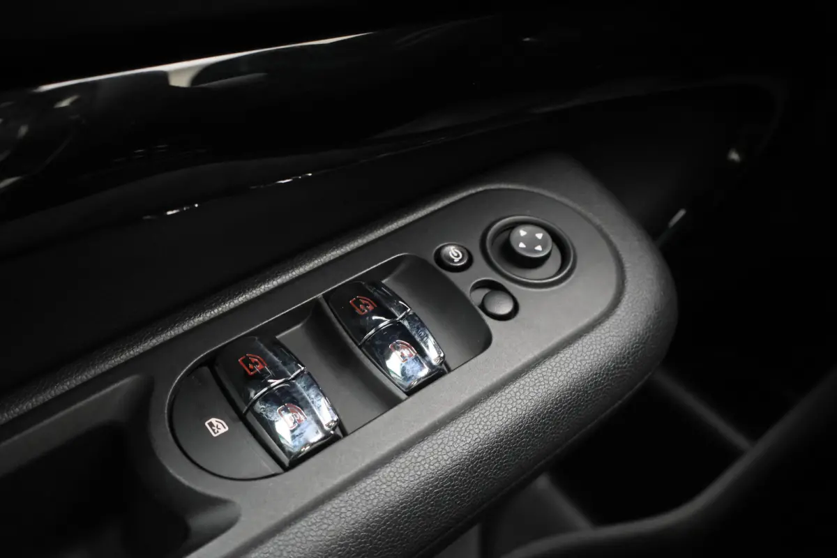1.5 Cooper Automaat Knights Bridge Edition Leer, Panoramadak, Apple Carplay, Virtual Cockpit, LED, Cruise, Camera, 18''