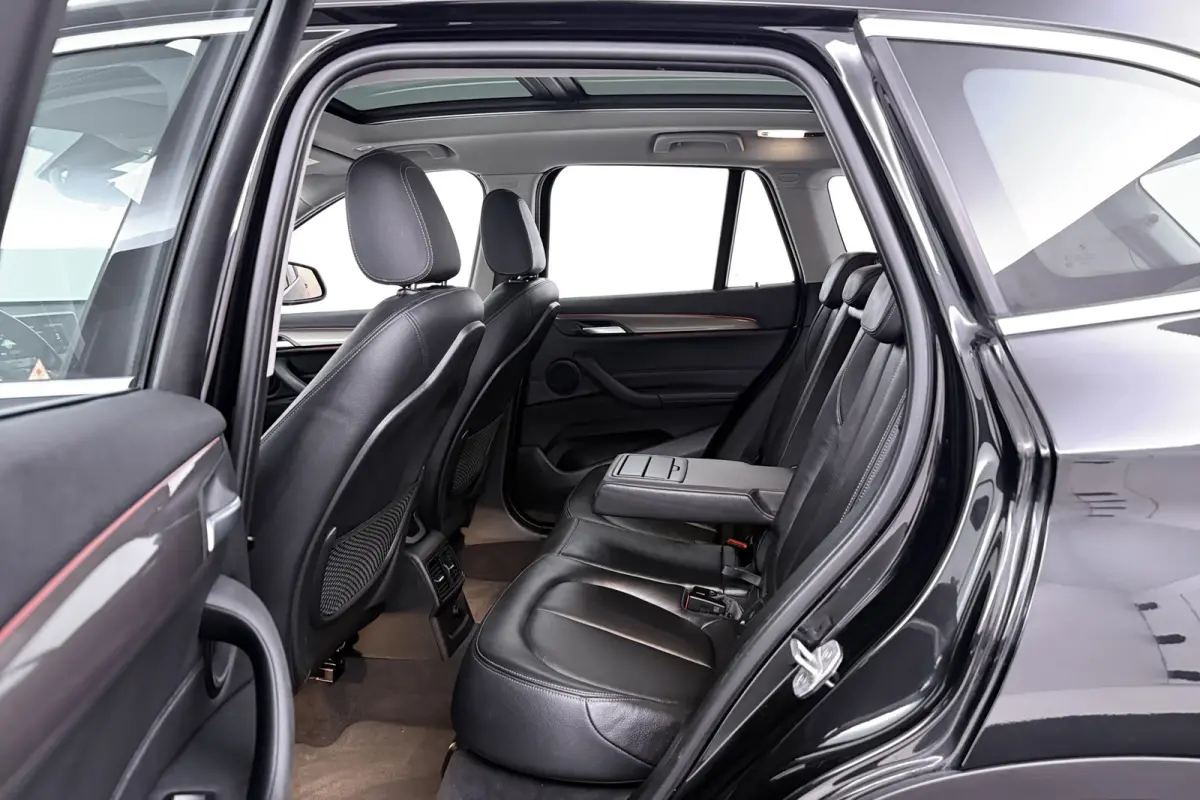 XDrive20i High Executive (PANORAMADAK, CAMERA, TREKHAAK, STOELVERWARMING, DEALER ONDERHOUDEN)