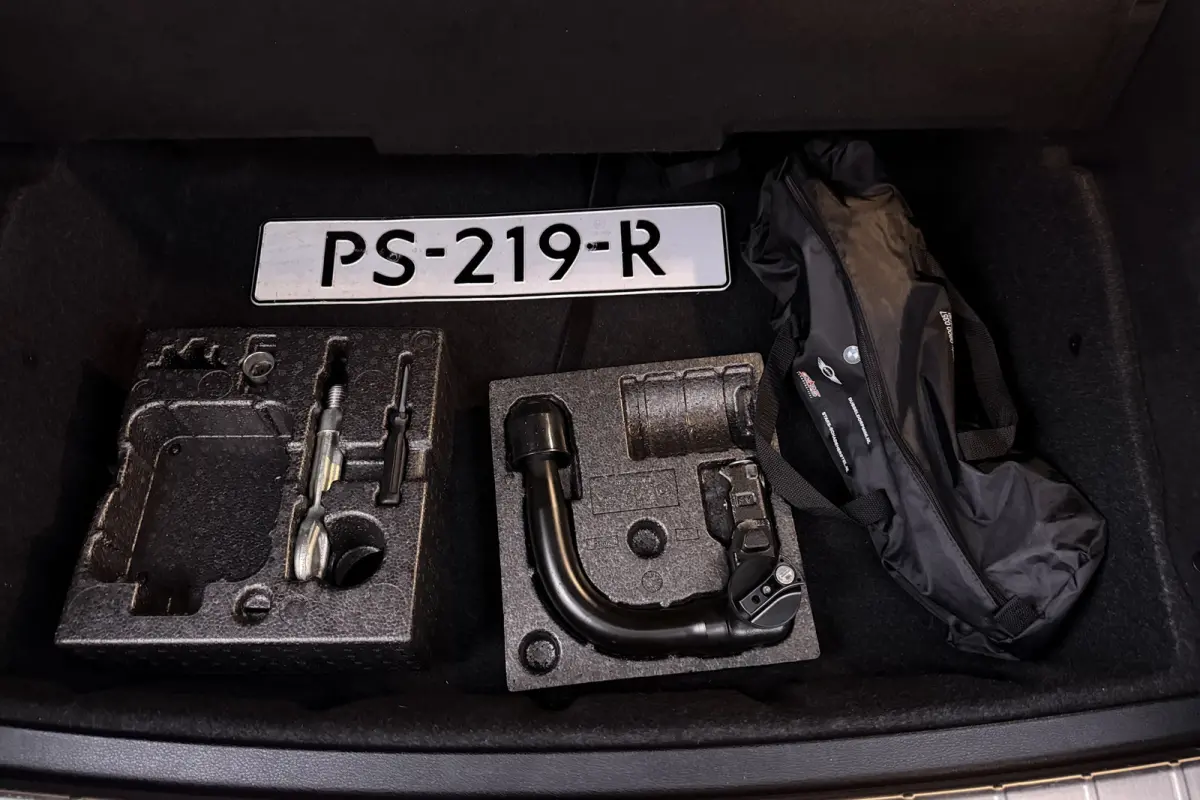 XDrive20i High Executive (PANORAMADAK, CAMERA, TREKHAAK, STOELVERWARMING, DEALER ONDERHOUDEN)