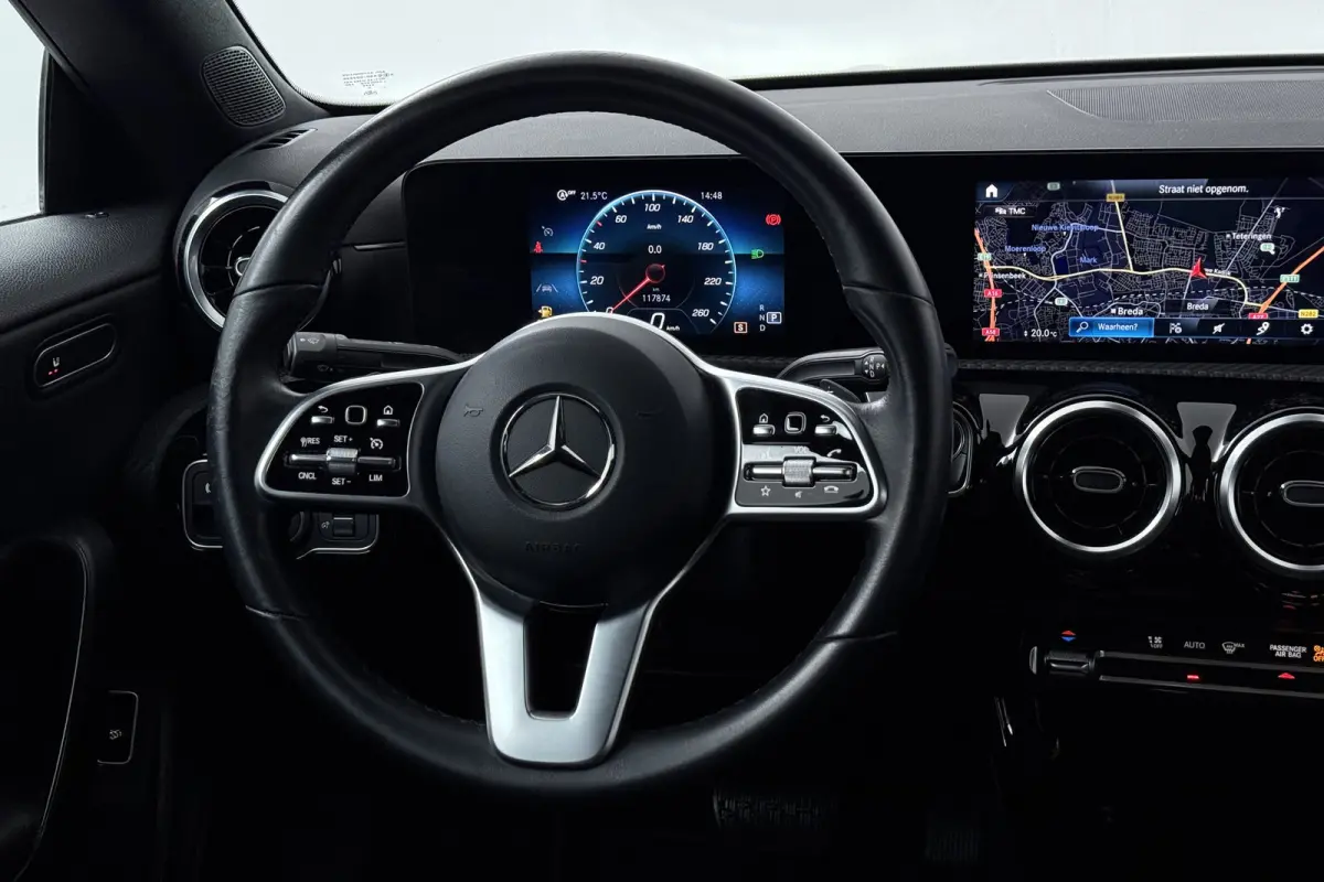 180 Business Line (STOELVERWARMING, NAVIGATIE, CAMERA, PARKEERSENSOREN)