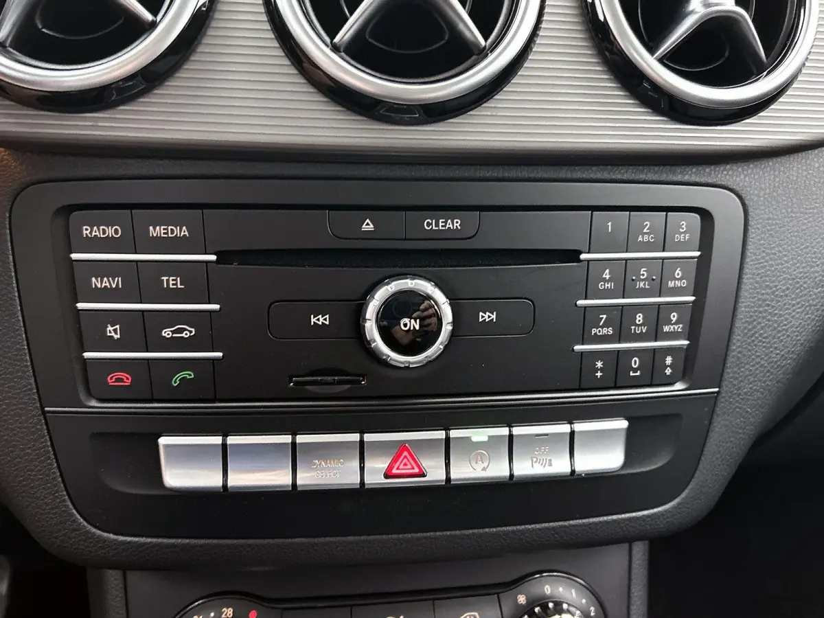 180 Ambition | AUTOMAAT | NAVIGATIE | AIRCO | CRUISE CONTROL | LED | PARKEERSENSOREN |