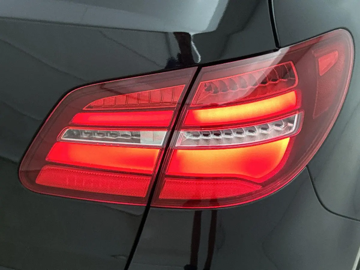 180 Ambition | AUTOMAAT | NAVIGATIE | AIRCO | CRUISE CONTROL | LED | PARKEERSENSOREN |