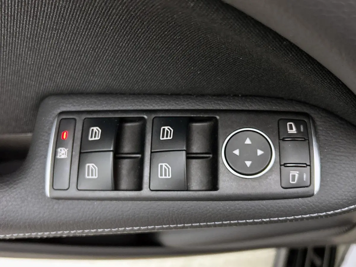 180 Ambition | AUTOMAAT | NAVIGATIE | AIRCO | CRUISE CONTROL | LED | PARKEERSENSOREN |
