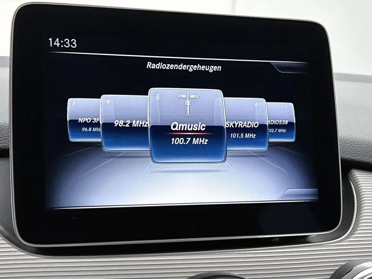 180 Ambition | AUTOMAAT | NAVIGATIE | AIRCO | CRUISE CONTROL | LED | PARKEERSENSOREN |