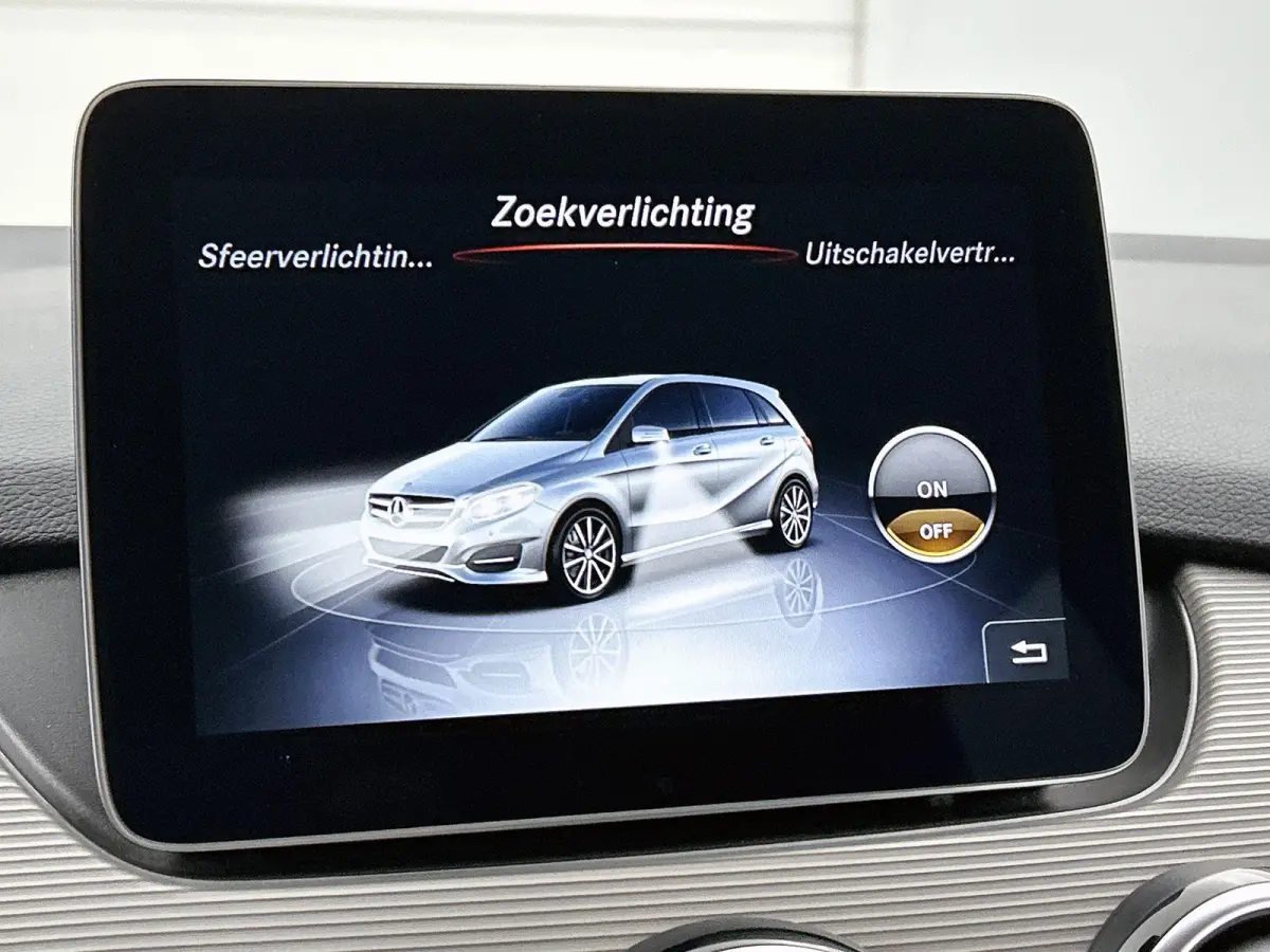180 Ambition | AUTOMAAT | NAVIGATIE | AIRCO | CRUISE CONTROL | LED | PARKEERSENSOREN |