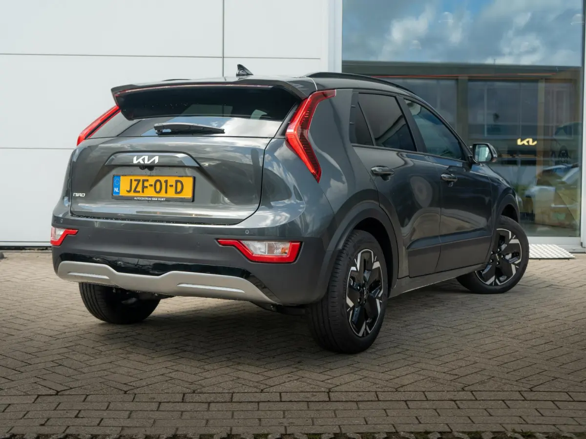 Limited Edition 64.8 kWh Stoel en stuurverwarming | Privacy Glass | Carplay | Navi | Clima | SOH 100% l