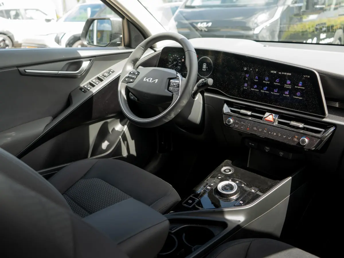 Limited Edition 64.8 kWh Stoel en stuurverwarming | Privacy Glass | Carplay | Navi | Clima | SOH 100% l