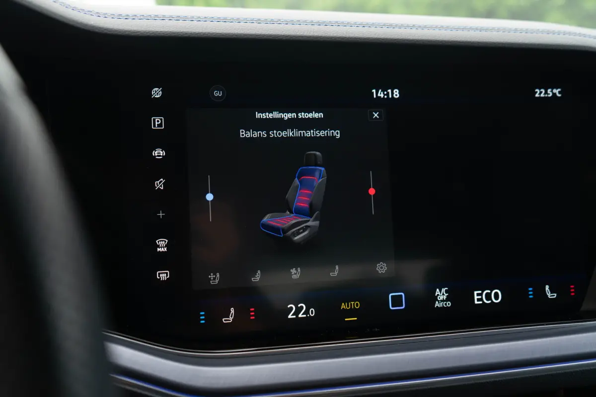 3.0 TSI eHybrid 4MOTION R / 5 Jaar Fabrieksgarantie/ Puglia/ Standkachel/ Luchtvering/ Adaptive Cruise Control/ Panoramadak/ 340kW (461PK)