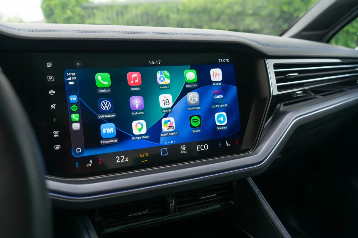 3.0 TSI eHybrid 4MOTION R / 5 Jaar Fabrieksgarantie/ Puglia/ Standkachel/ Luchtvering/ Adaptive Cruise Control/ Panoramadak/ 340kW (461PK)